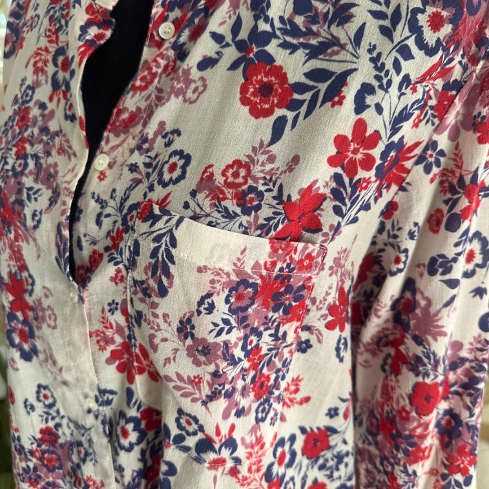 XiRENA Floral Blouse - XS - Picture 3 of 9